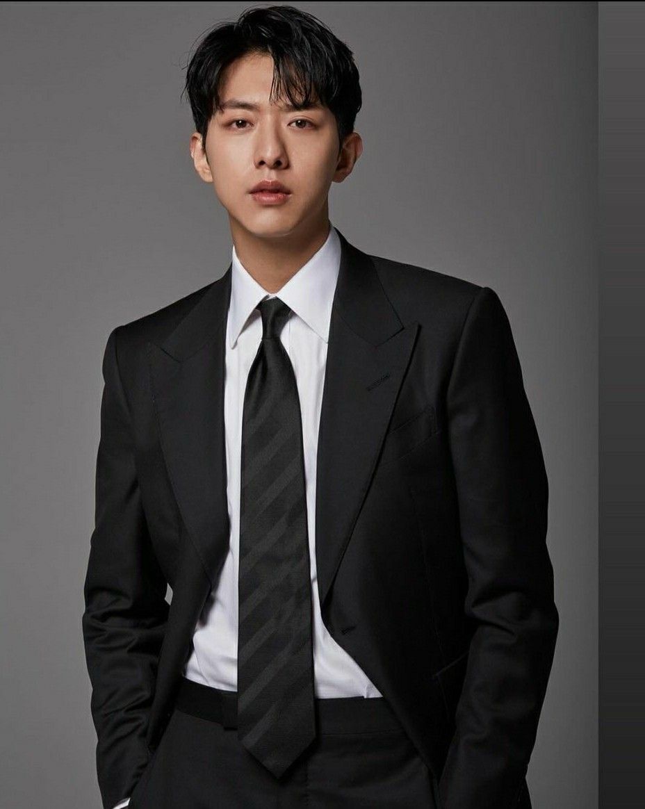 LEE JUNG-SHIN